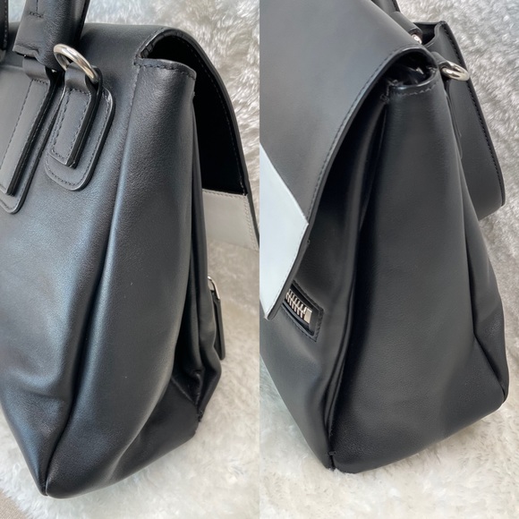 Givenchy Pandora Pure Medium Bag - Picture 15 of 15